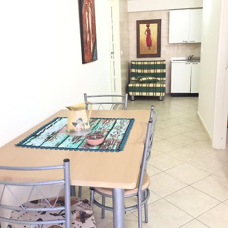 Casa Vacanza Zia Dani Castro  ภายนอก รูปภาพ
