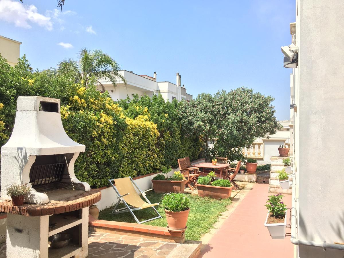 Casa Vacanza Zia Dani Castro  ภายนอก รูปภาพ