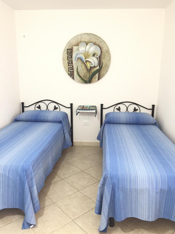 Casa Vacanza Zia Dani Castro  ภายนอก รูปภาพ