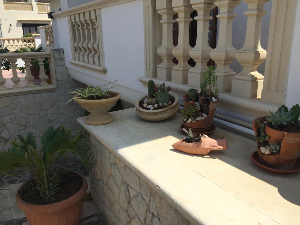 Casa Vacanza Zia Dani Castro  ภายนอก รูปภาพ